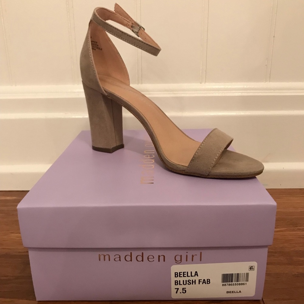 Madden Girl Bella Sandel